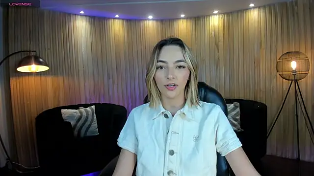 Snapshot of MelissaMoore_ chatting on 05/03/26, 10:09 MelissaMoore online show from 05/03/26, 10:09