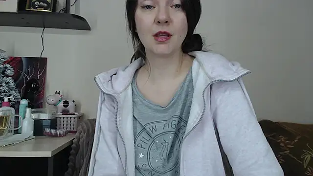 Snapshot of SugarTati chatting on 02/17/26, 06:49 SugarTati online show from 02/17/26, 06:49