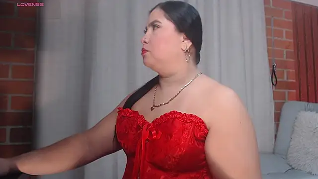 AGATHAA WHITE online show from 03/25/26, 10:25