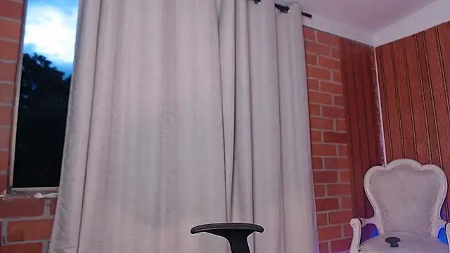 AGATHAA WHITE online show from 02/09/26, 11:08