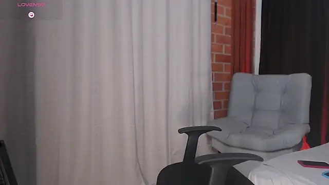 AGATHAA WHITE online show from 03/05/26, 10:12