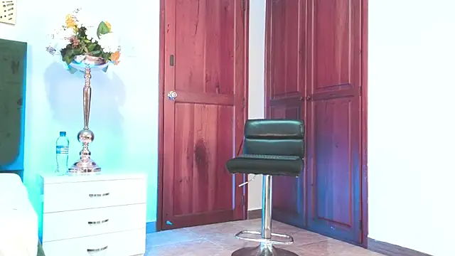 AGATHAA WHITE online show from 11/10/25, 11:59