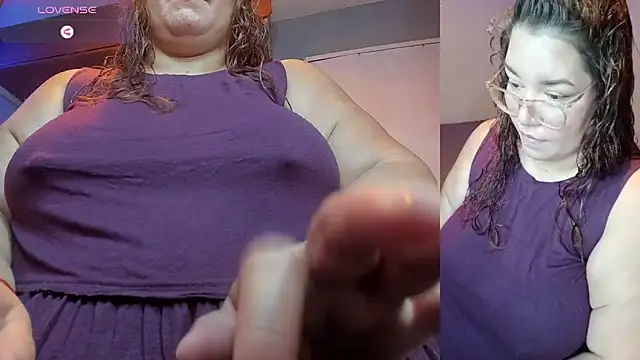 Snapshot of Johana_bbw chatting on 02/26/25, 08:39 Johana bbw online show from 02/26/25, 08:39