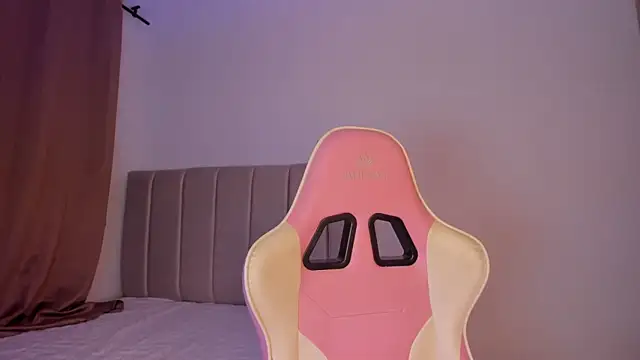 isa bunny online show from 12/16/25, 06:06