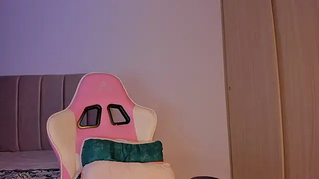 isa bunny online show from 09/24/25, 03:02