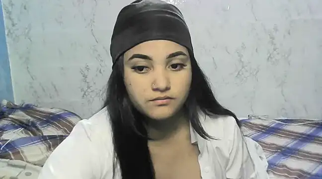 Snapshot of shayna_all chatting on 02/20/25, 08:47 shayna all online show from 02/20/25, 08:47
