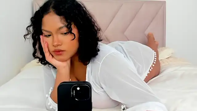 Dephne   online show from 03/03/25, 12:28