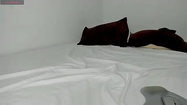 Dephne   online show from 11/21/25, 01:04