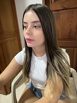 Snapshot of Miss_valeriaa chatting on 02/08/25, 12:38 Miss valeriaa online show from 02/08/25, 12:38