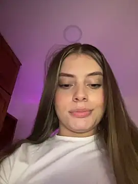 Snapshot of Miss_valeriaa chatting on 03/05/25, 10:32 Miss valeriaa online show from 03/05/25, 10:32