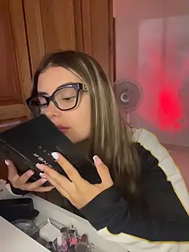 Miss valeriaa online show from 04/03/26, 09:54