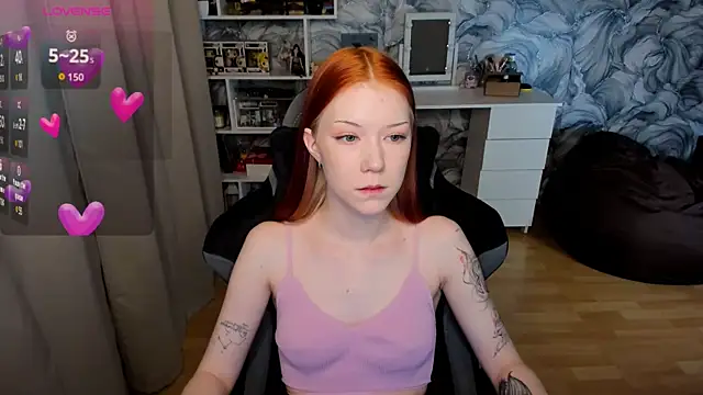 Snapshot of litl_Mia chatting on 10/28/25, 04:39 litl Mia online show from 10/28/25, 04:39