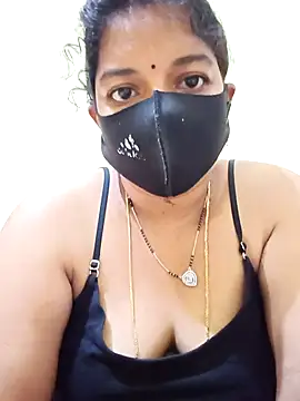 Snapshot of teddy-143 chatting on 10/31/25, 01:57 teddy-143 online show from 10/31/25, 01:57