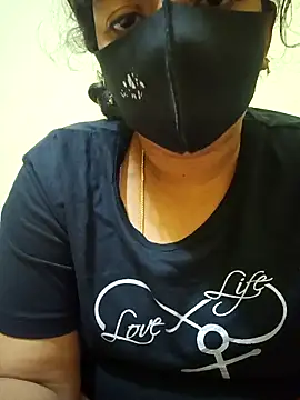 Snapshot of teddy-143 chatting on 12/21/25, 07:04 teddy-143 online show from 12/21/25, 07:04