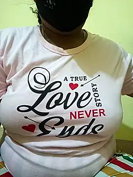 Snapshot of teddy-143 chatting on 12/17/25, 02:55 teddy-143 online show from 12/17/25, 02:55