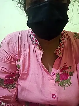 Snapshot of teddy-143 chatting on 11/15/25, 07:07 teddy-143 online show from 11/15/25, 07:07