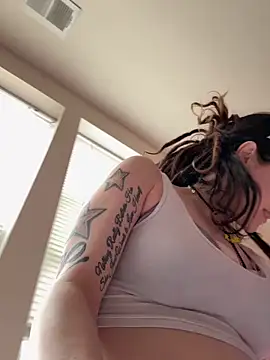 BlaizeyBBy online show from 04/02/26, 08:48