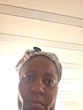 Snapshot of Galcraze chatting on 10/26/25, 06:36 Galcraze online show from 10/26/25, 06:36