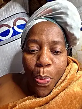 Snapshot of Galcraze chatting on 09/22/25, 01:33 Galcraze online show from 09/22/25, 01:33