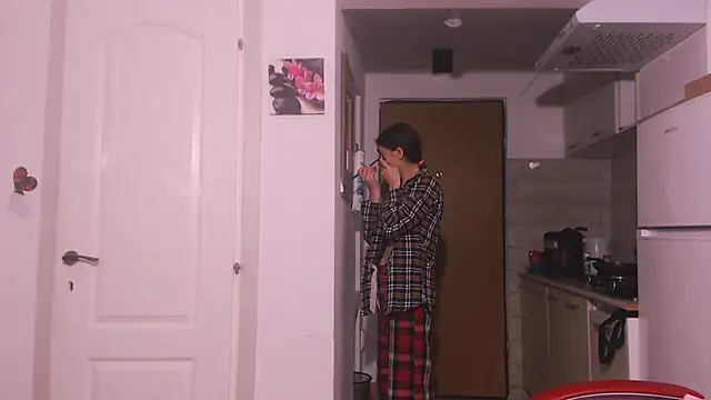 simyhvn online show from 12/16/25, 06:06