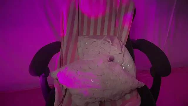 Queen Angelena online show from 11/02/25, 05:07