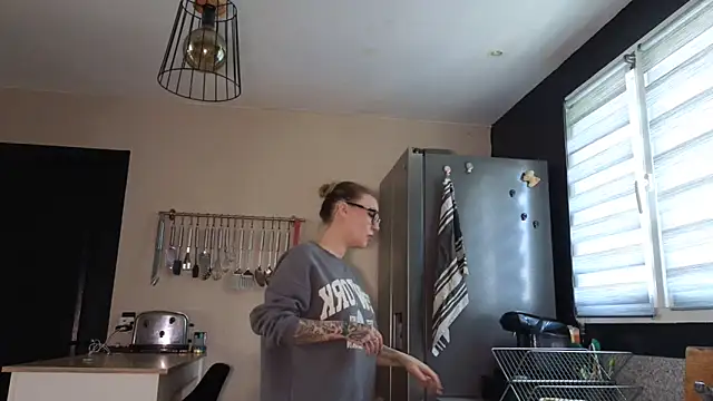 Sacha-xx online show from 02/17/26, 08:22