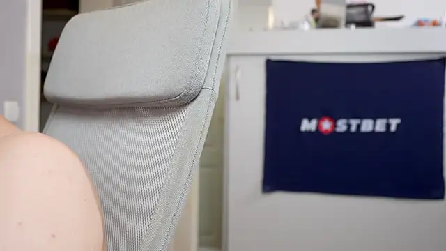 foxeslovefoxes online show from 12/14/24, 02:21