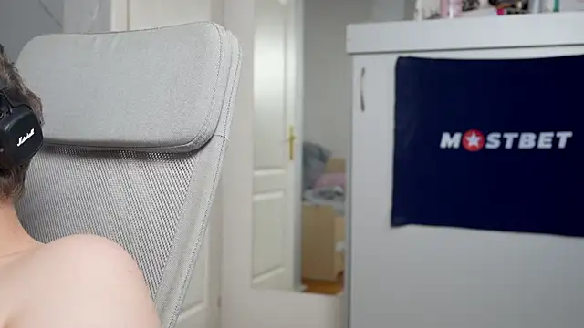 foxeslovefoxes online show from 01/08/25, 12:26