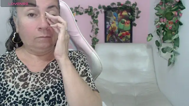 stepmother 105 online show from 10/23/25, 03:32