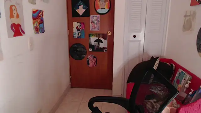 soynanabela28 online show from 11/15/25, 02:26