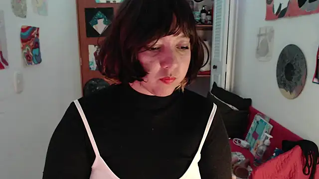 soynanabela28 online show from 10/24/25, 04:00