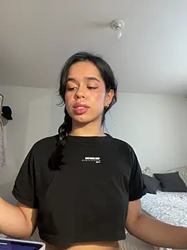 xlovelygirlx online show from 01/13/25, 10:24