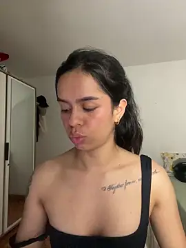 xlovelygirlx online show from 01/11/25, 01:27
