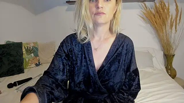 Jadore able online show from 04/17/26, 02:36