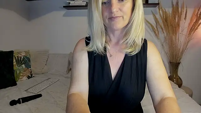 Jadore able online show from 05/26/26, 02:31