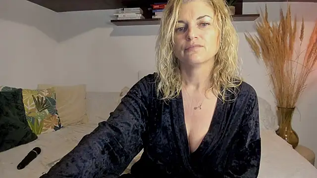 Jadore able online show from 05/22/26, 01:36