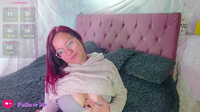 emma luna1986 online show from 12/22/24, 11:20