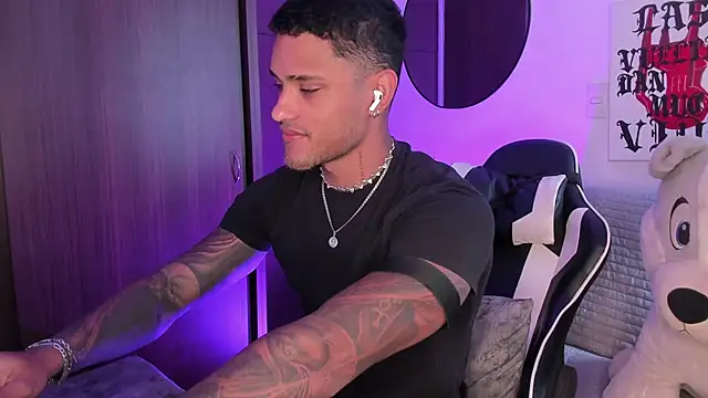 Alessandro Vanni online show from 06/17/26, 01:32