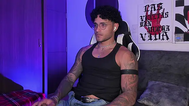 Alessandro Vanni online show from 03/18/26, 02:37