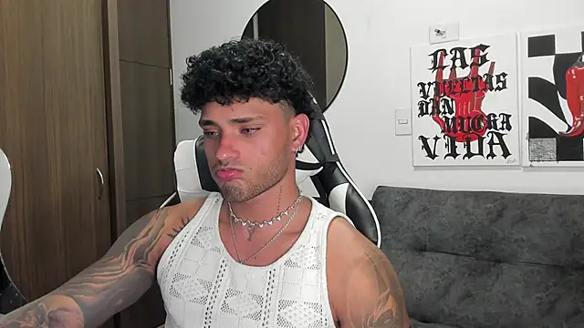 Alessandro Vanni online show from 12/15/25, 02:39