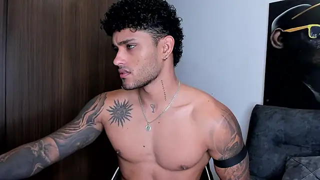 Snapshot of Alessandro_Vanni chatting on 03/15/25, 11:06 Alessandro Vanni online show from 03/15/25, 11:06