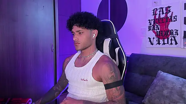 Alessandro Vanni online show from 04/15/26, 01:48