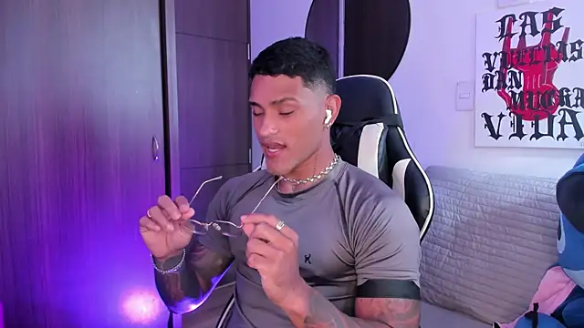 Alessandro Vanni online show from 06/11/26, 01:19