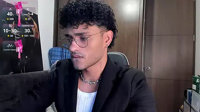 Alessandro Vanni online show from 10/28/25, 08:41