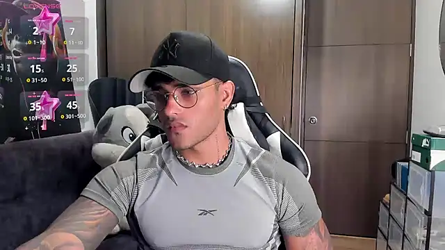 Alessandro Vanni online show from 10/28/25, 02:12