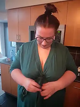 Snapshot of Canadian_BBW chatting on 02/27/25, 12:57 Canadian BBW online show from 02/27/25, 12:57