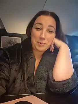 Snapshot of Canadian_BBW chatting on 01/12/25, 06:59 Canadian BBW online show from 01/12/25, 06:59
