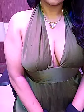 Snapshot of indian_passion chatting on 11/12/25, 02:10 indian passion online show from 11/12/25, 02:10