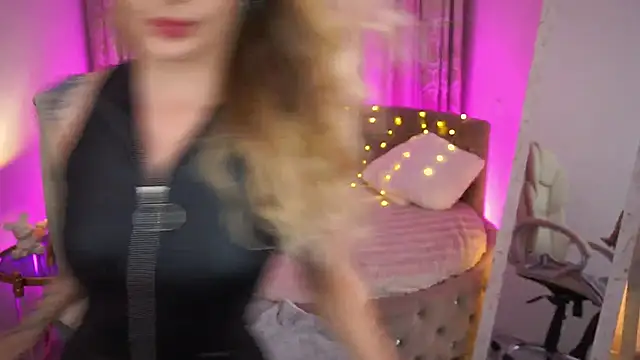 Snapshot of GraceCandy chatting on 05/11/26, 04:04 GraceCandy online show from 05/11/26, 04:04
