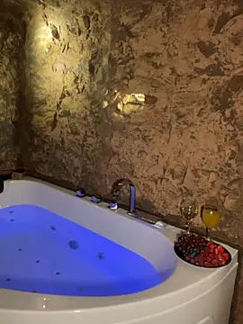 Snapshot of joanaelaa chatting on 12/16/24, 05:22 joanaelaa online show from 12/16/24, 05:22